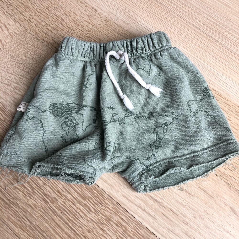 VGUC Childhoods Clothing boy short 18-24